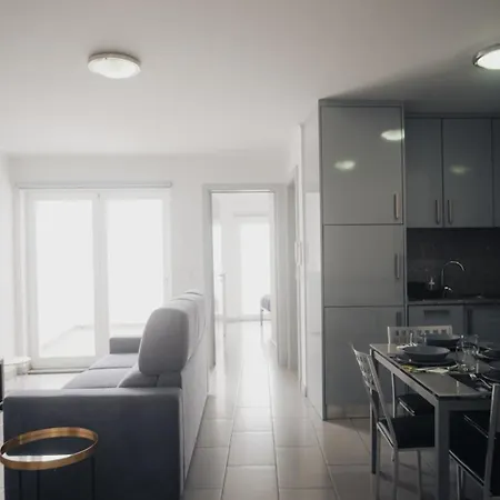 Terraco E Vista Deslumbrante No Centro De Angra Apartament