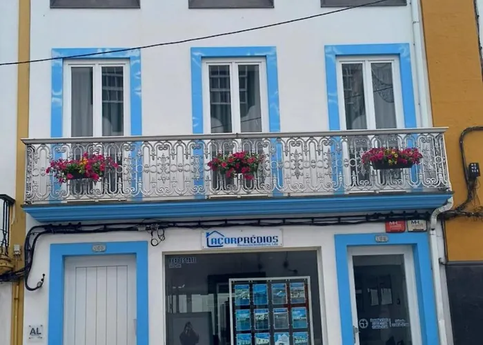 Terraco E Vista Deslumbrante No Centro De Angra Lägenhet Angra do Heroísmo